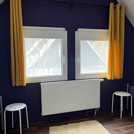 Haus 4 *